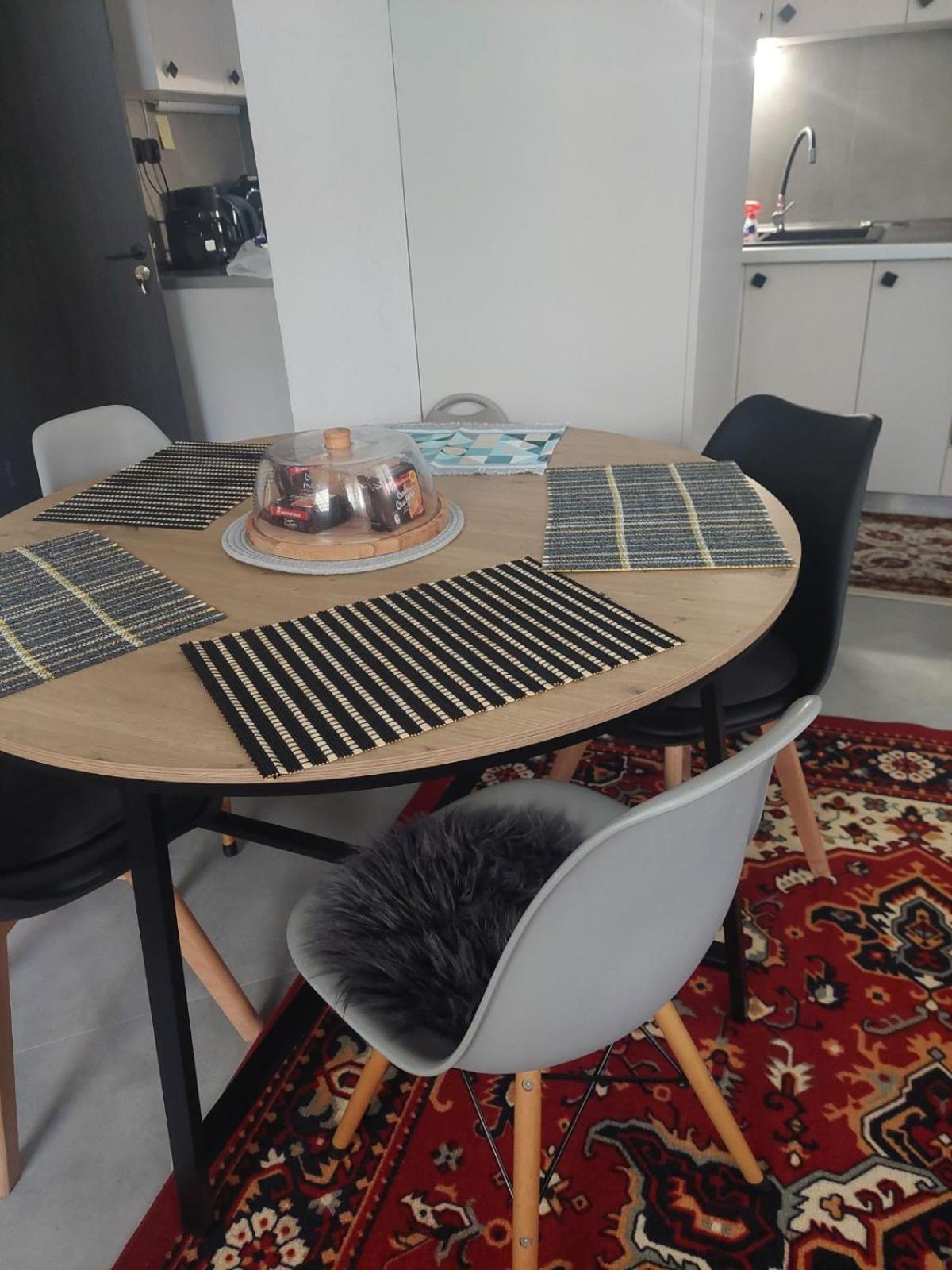 Theurbanloft Apartment